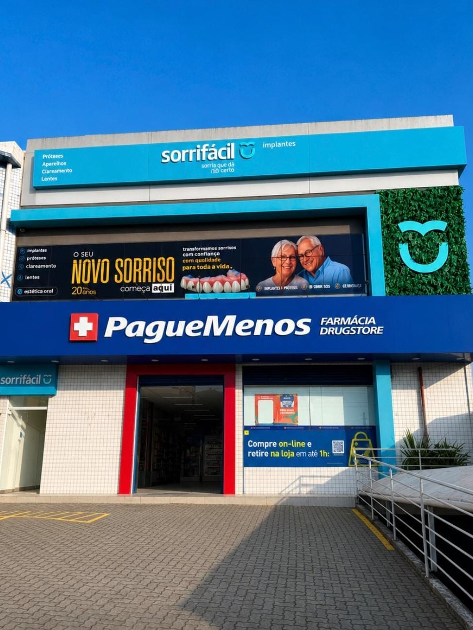Fachada da clínica Sorrifácil Ingleses, na Rodovia Armando Calil Bulos